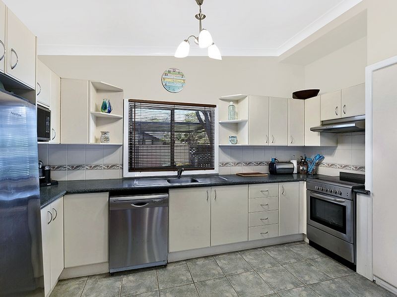 99 Platypus Road, Berkeley Vale NSW 2261