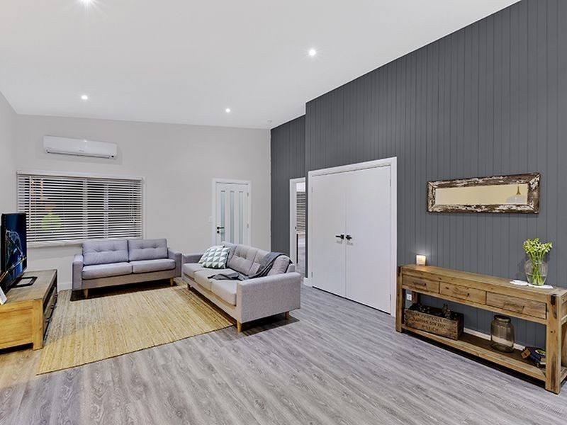 49 Flinders Avenue, Killarney Vale NSW 2261