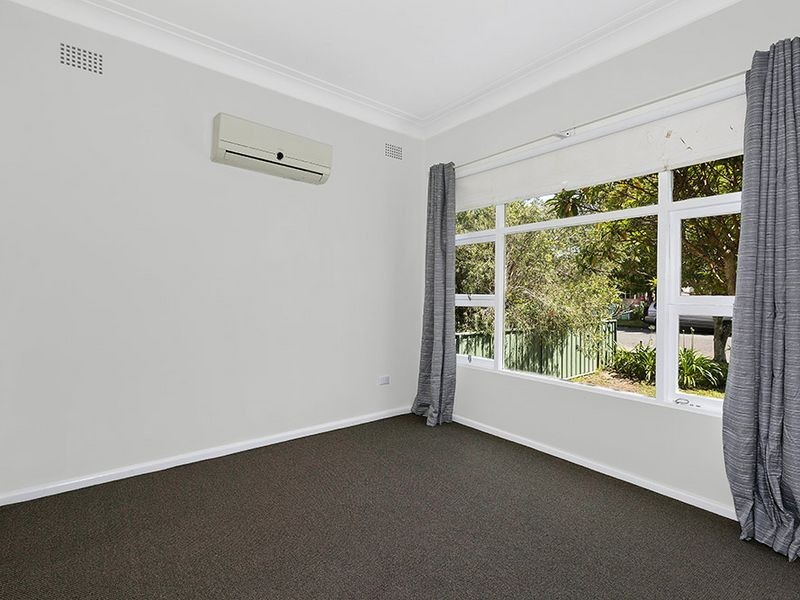 64 Kingsford Smith Drive, Berkeley Vale NSW 2261