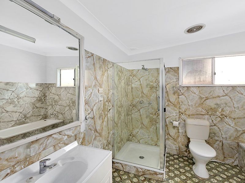 64 Kingsford Smith Drive, Berkeley Vale NSW 2261