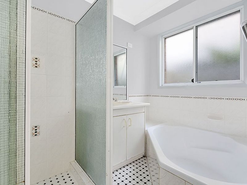 7 De L’Isle Drive, Watanobbi NSW 2259
