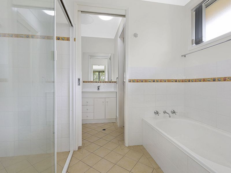 2 Cranbrook Crescent, Killarney Vale NSW 2261