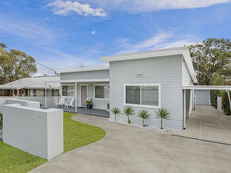 23 George Hely Crescent, Killarney Vale NSW 2261