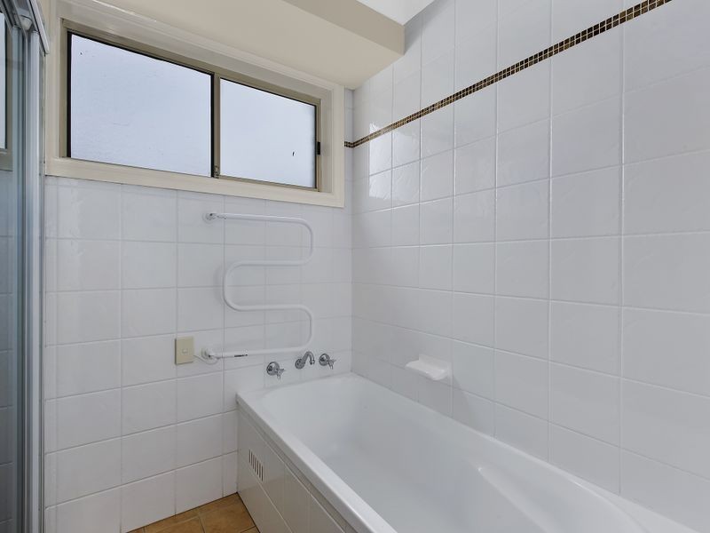 8 Vaughan Close, Killarney Vale NSW 2261