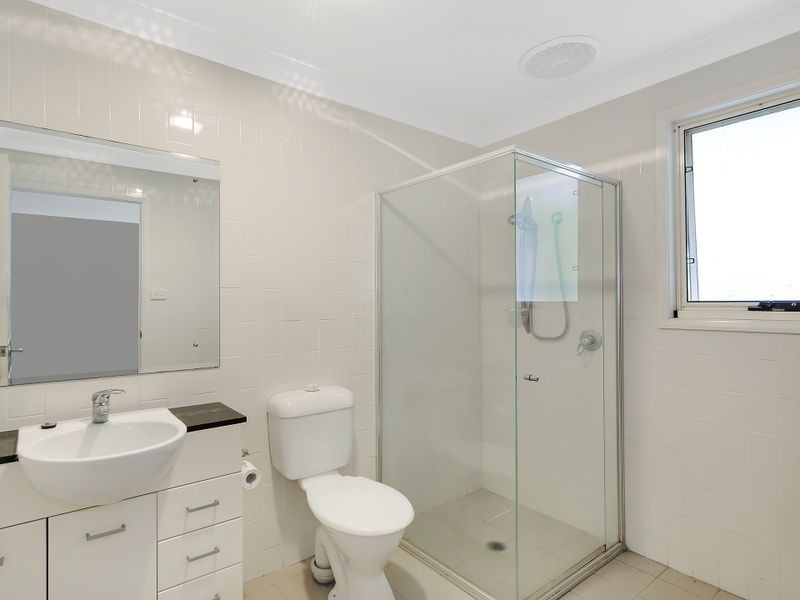 1/5A Burgin Close, Berkeley Vale NSW 2261
