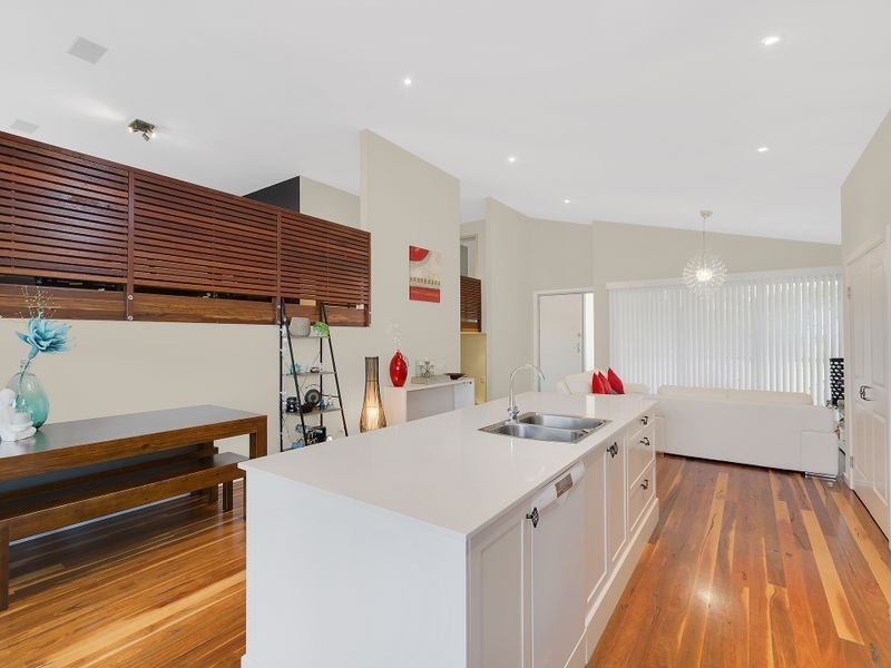 48 Hume Boulevard, Killarney Vale NSW 2261