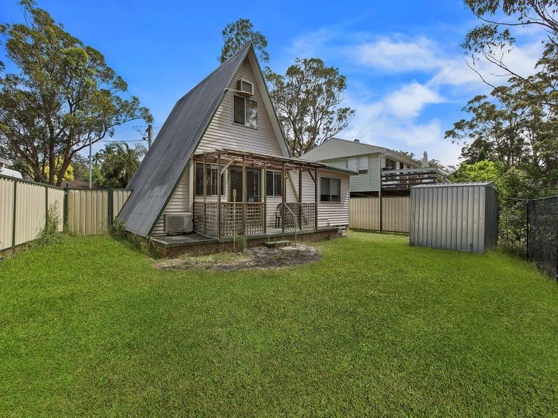 33 Brenda Crescent, Tumbi Umbi NSW 2261