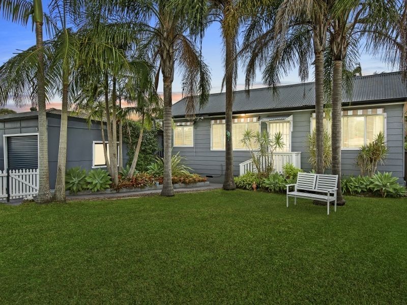 11 Kerry Crescent, Berkeley Vale NSW 2261
