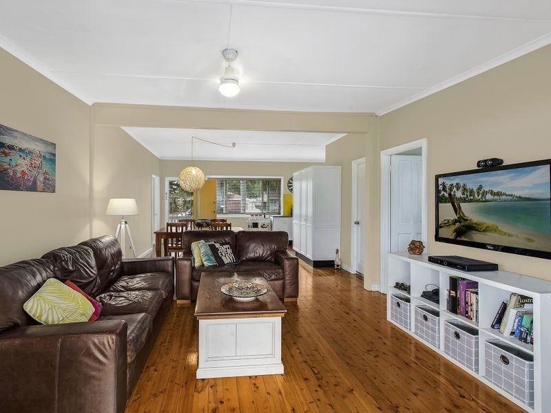 11 Kerry Crescent, Berkeley Vale NSW 2261