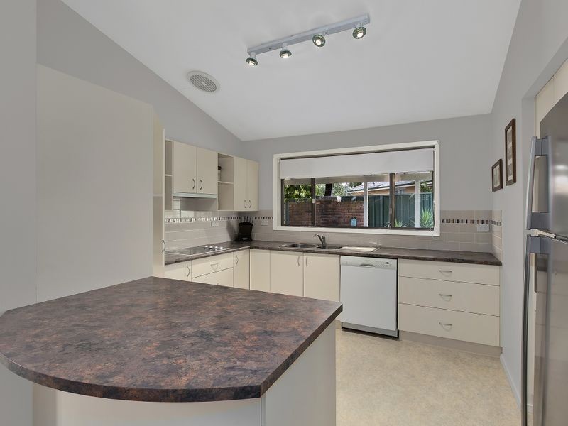 83 Brooke Avenue, Killarney Vale NSW 2261