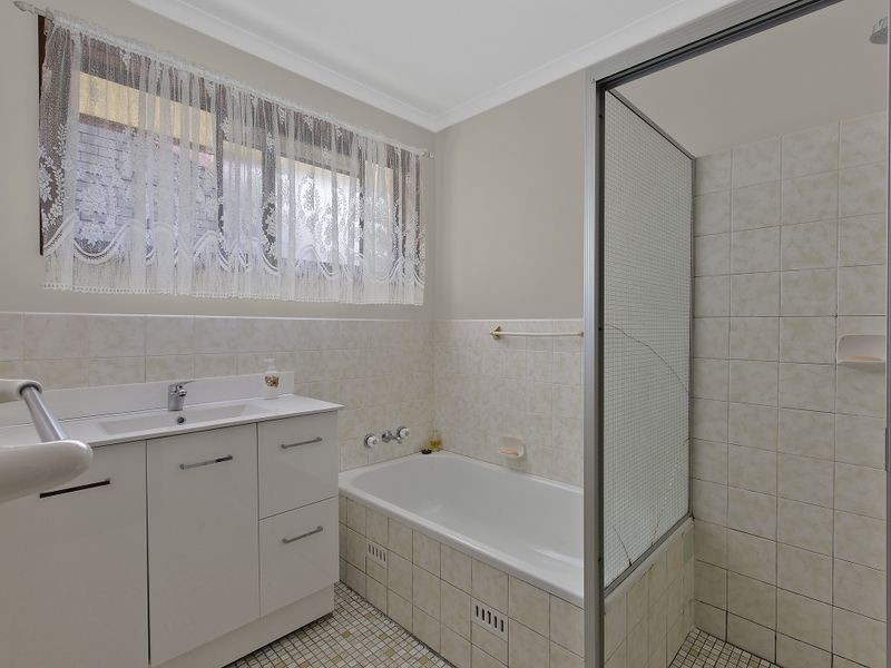 32 Robertson Road, Killarney Vale NSW 2261