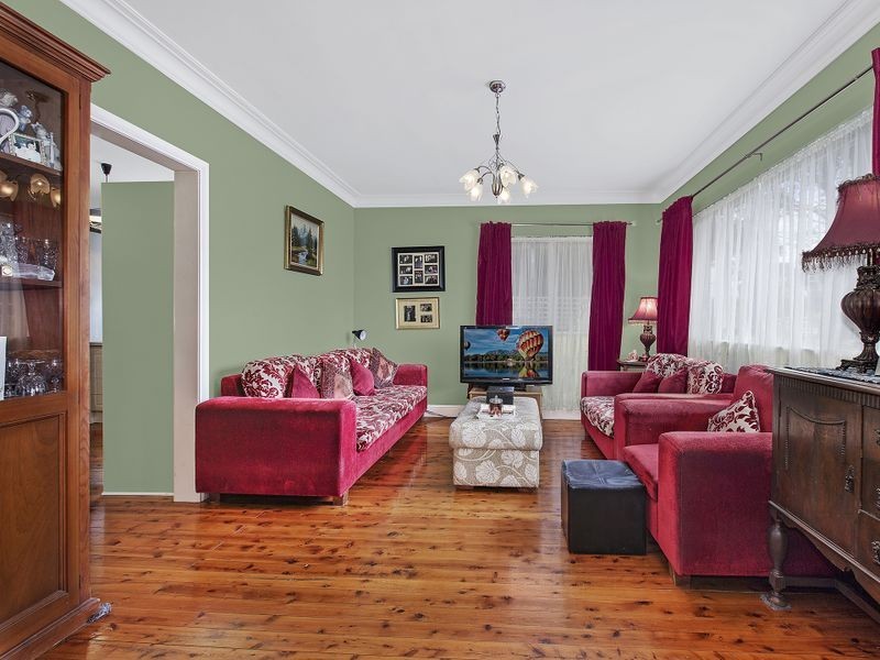 38 Kerry Crescent, Berkeley Vale NSW 2261