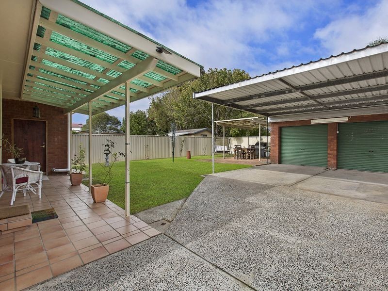 38 Kerry Crescent, Berkeley Vale NSW 2261