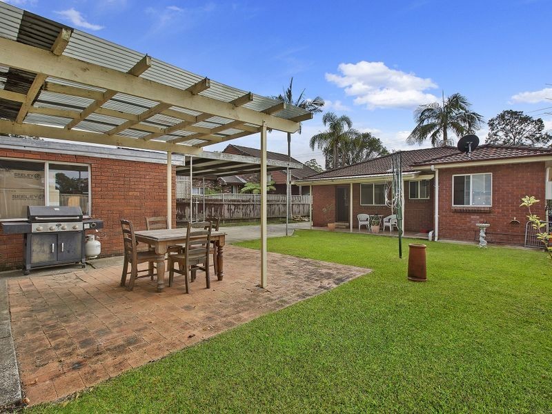 38 Kerry Crescent, Berkeley Vale NSW 2261