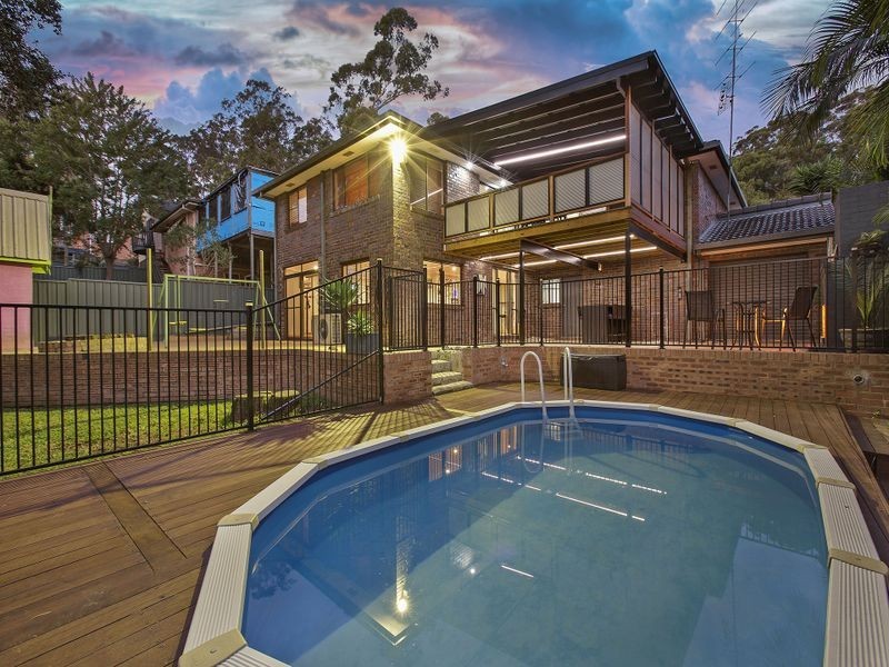 4 Kilkenny Pde, Berkeley Vale NSW 2261