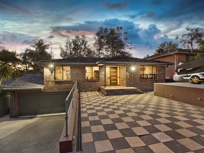 4 Kilkenny Pde, Berkeley Vale NSW 2261