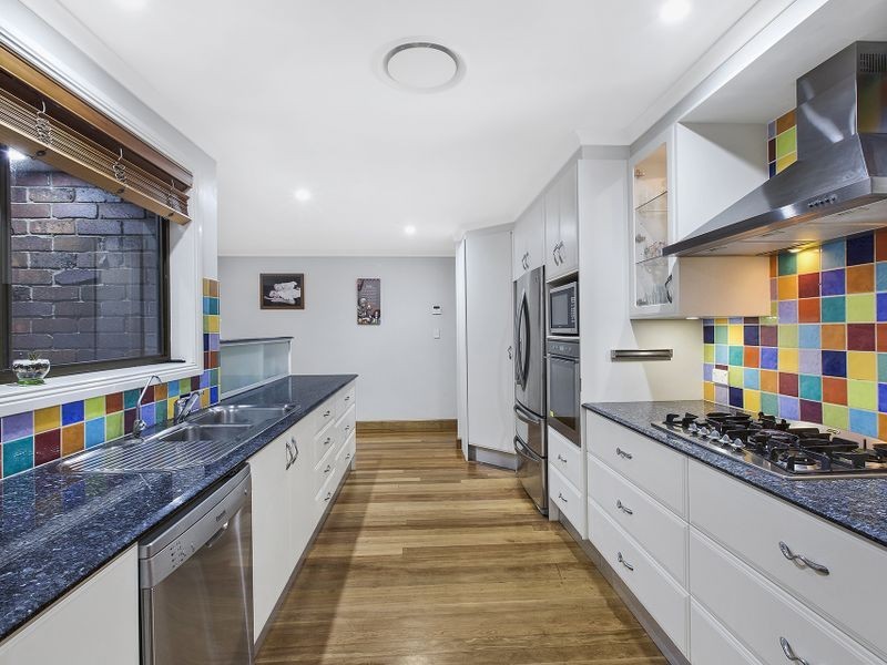 4 Kilkenny Pde, Berkeley Vale NSW 2261