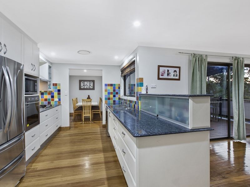 4 Kilkenny Pde, Berkeley Vale NSW 2261