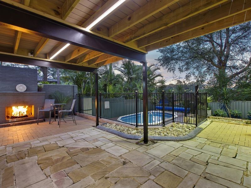 4 Kilkenny Pde, Berkeley Vale NSW 2261