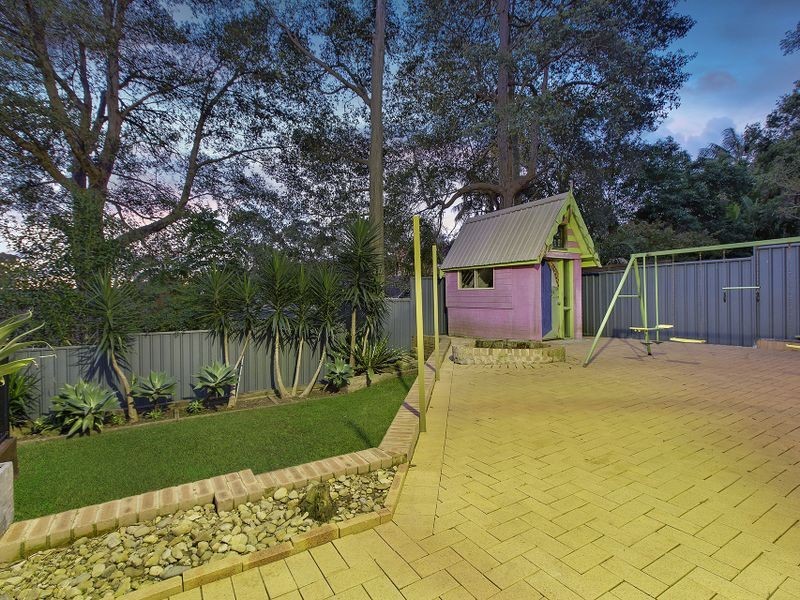 4 Kilkenny Pde, Berkeley Vale NSW 2261