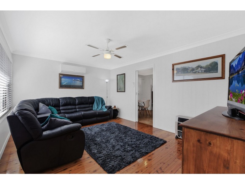 24 Dampier Boulevard, Killarney Vale NSW 2261