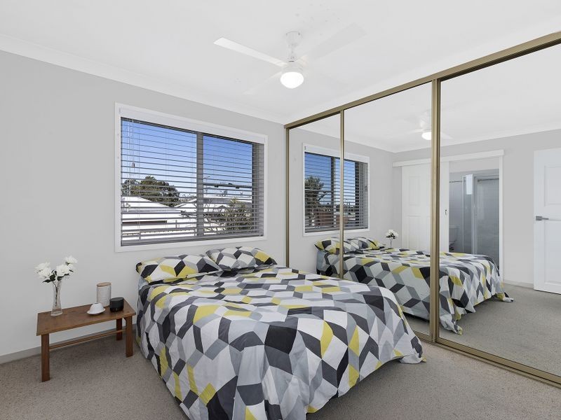 24 Dampier Boulevard, Killarney Vale NSW 2261