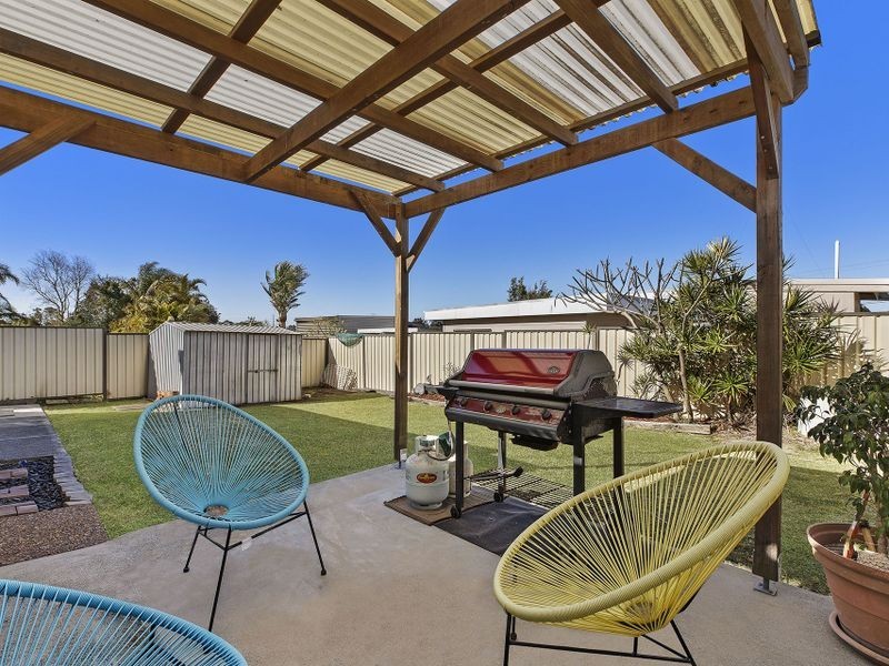 24 Dampier Boulevard, Killarney Vale NSW 2261