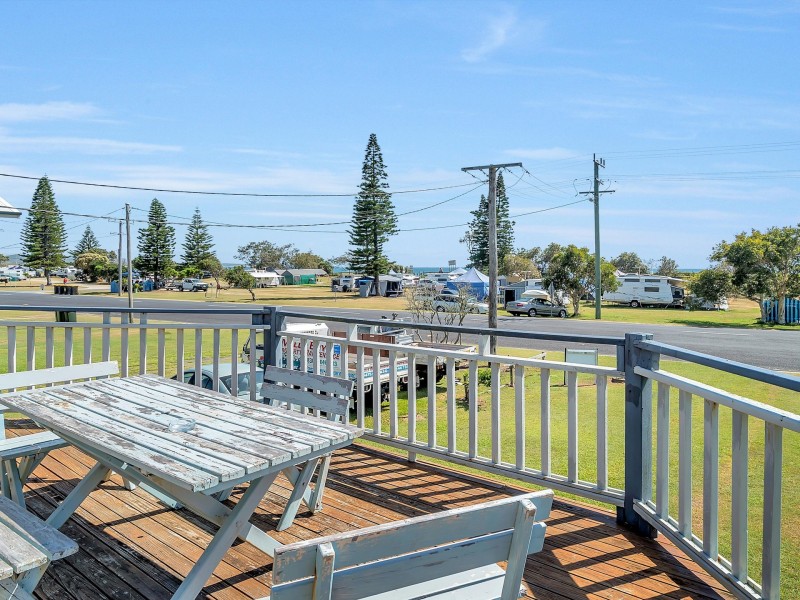 88 Ocean Road, Brooms Head NSW 2463