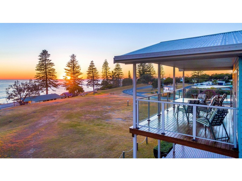 69 Ocean Road, Brooms Head NSW 2463