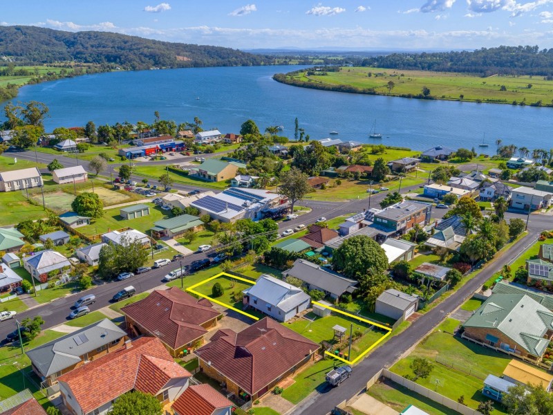 11 Taloumbi Street, Maclean NSW 2463
