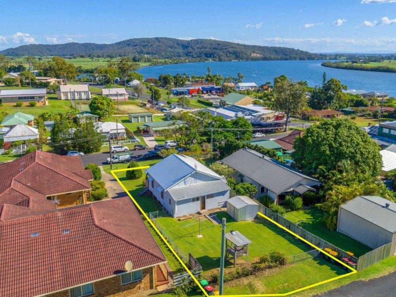 11 Taloumbi Street, Maclean NSW 2463