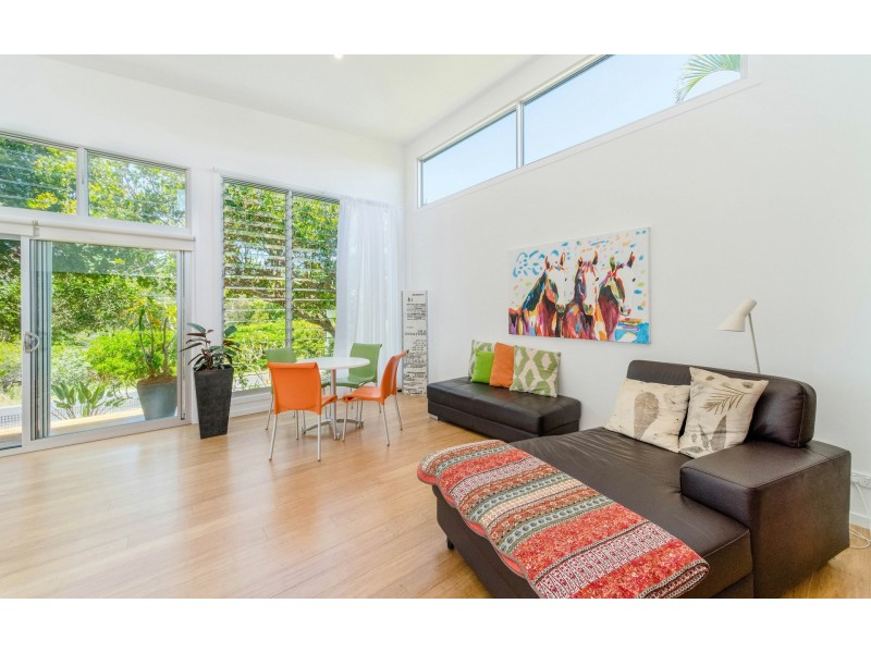 6 Poinsettia Crescent, Brooms Head NSW 2463