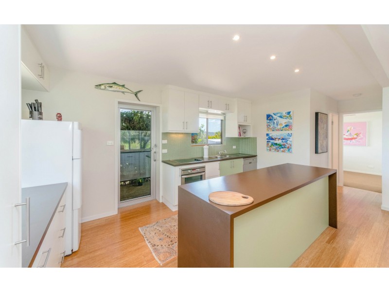 6 Poinsettia Crescent, Brooms Head NSW 2463