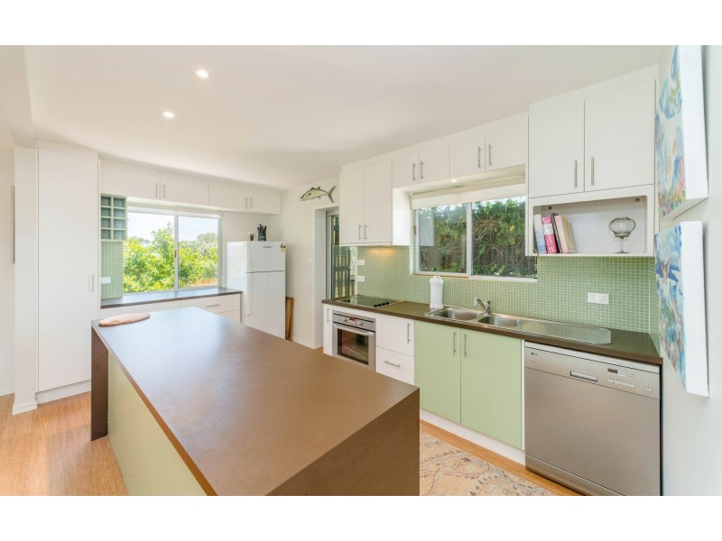 6 Poinsettia Crescent, Brooms Head NSW 2463