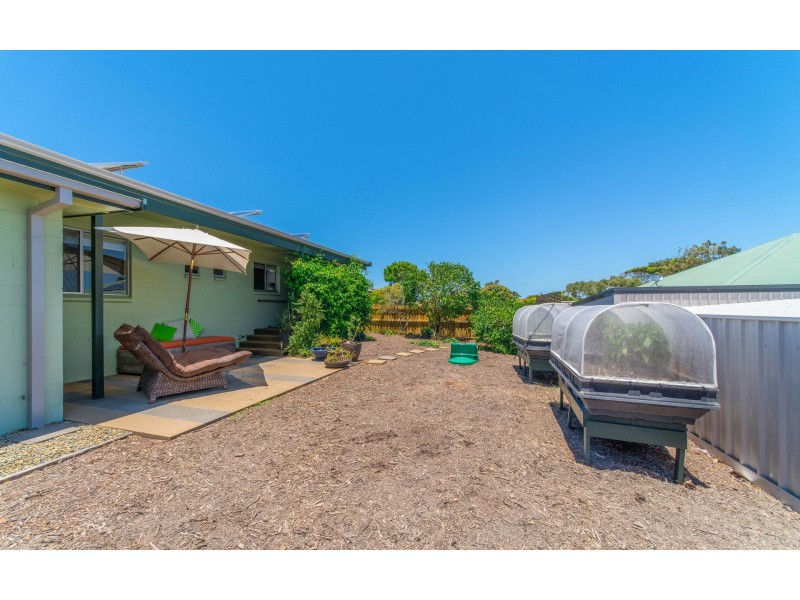 6 Poinsettia Crescent, Brooms Head NSW 2463