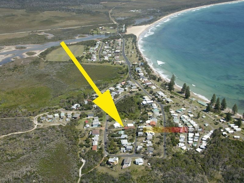 One/21c Poinsettia Crescent, Brooms Head NSW 2463