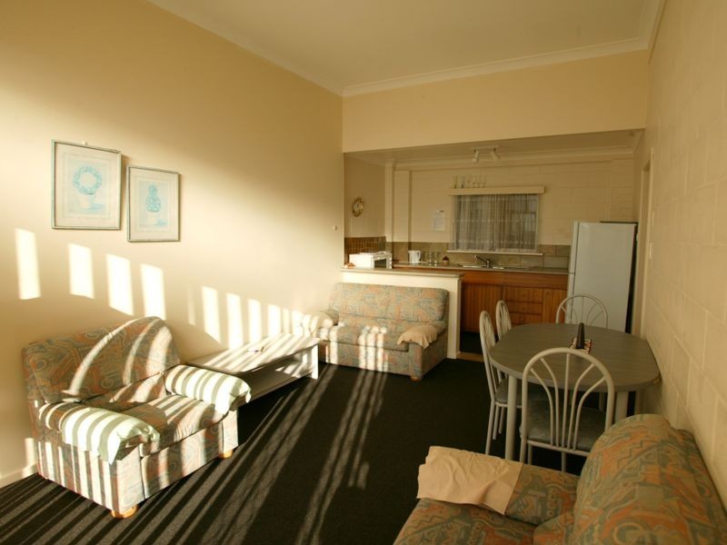 One/21c Poinsettia Crescent, Brooms Head NSW 2463