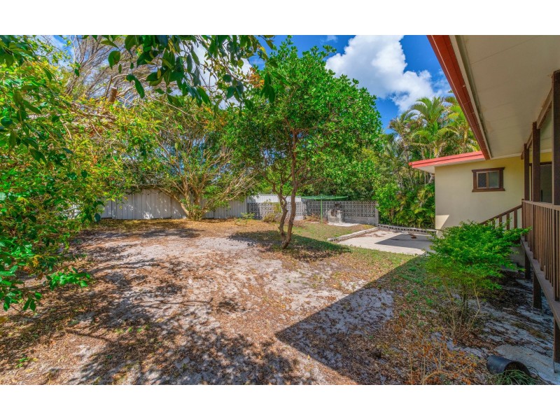 17 Hibiscus Avenue, Brooms Head NSW 2463