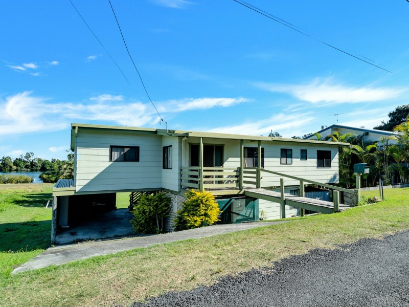 28 River Lane, Woombah NSW 2469