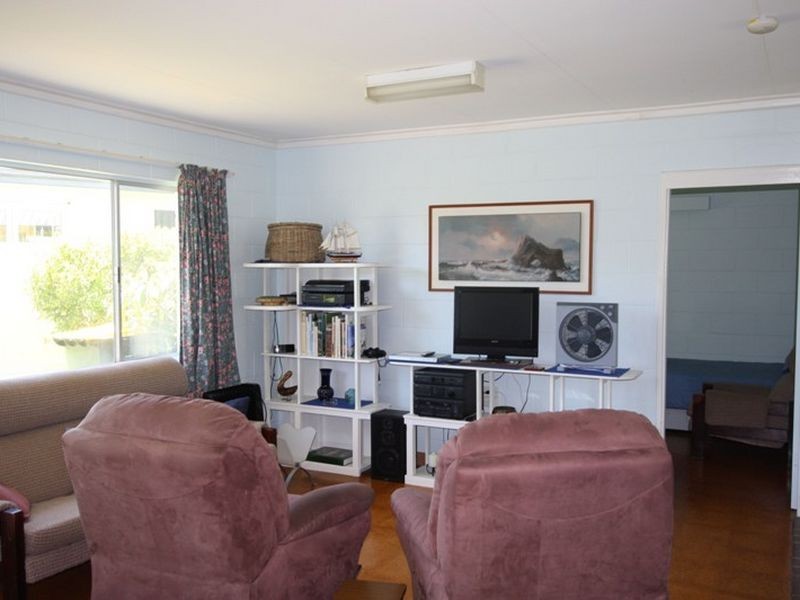 21 Honeysuckle Street, Brooms Head NSW 2463