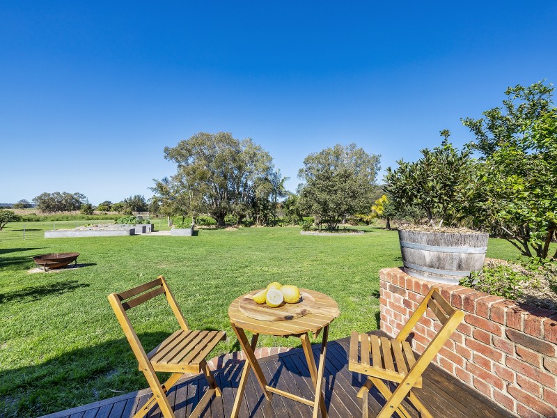 4450 Lawrence Road, Woodford Island NSW 2463