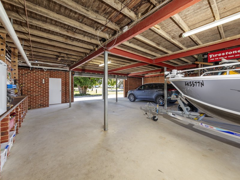 4450 Lawrence Road, Woodford Island NSW 2463