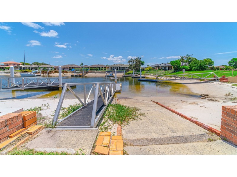 2 Barellan Avenue, Yamba NSW 2464
