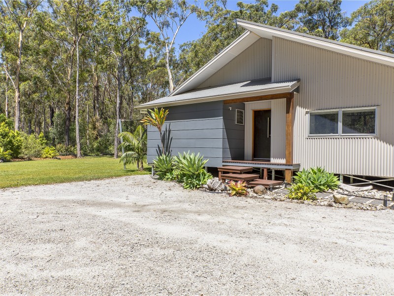 10 Tree Frog Grove, Woombah NSW 2469