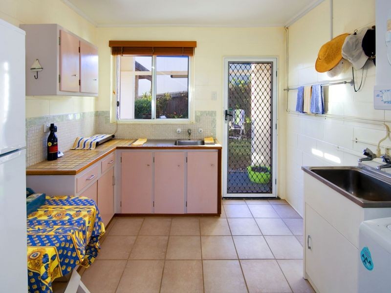2 Azalea Street, Brooms Head NSW 2463