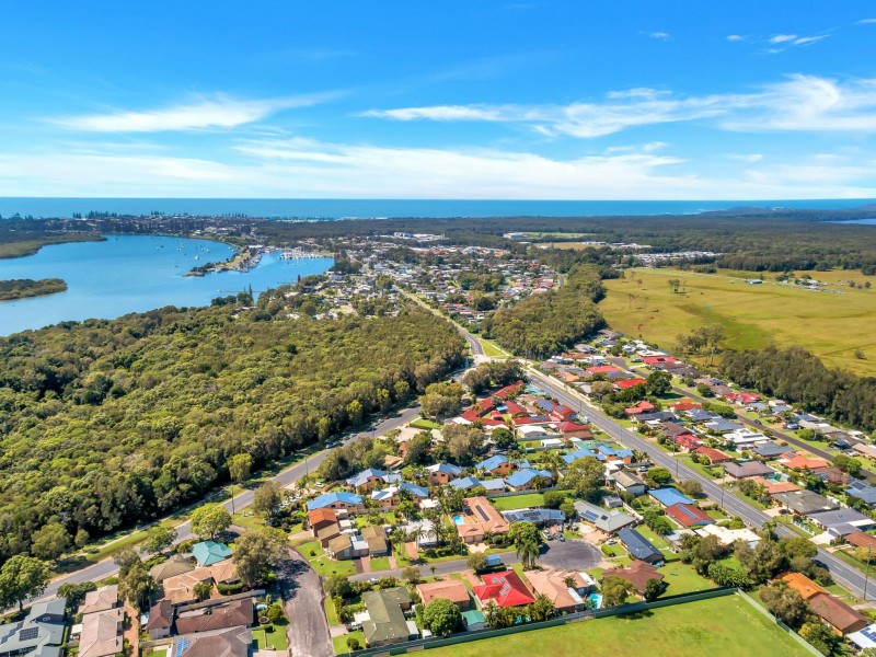 Unit 13/15 Shores Drive, Yamba NSW 2464