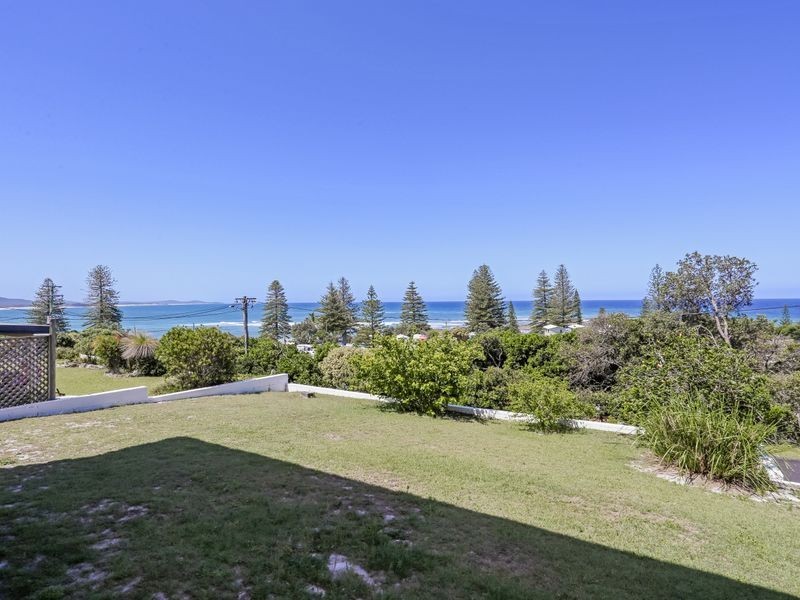140 Ocean Road, Brooms Head NSW 2463