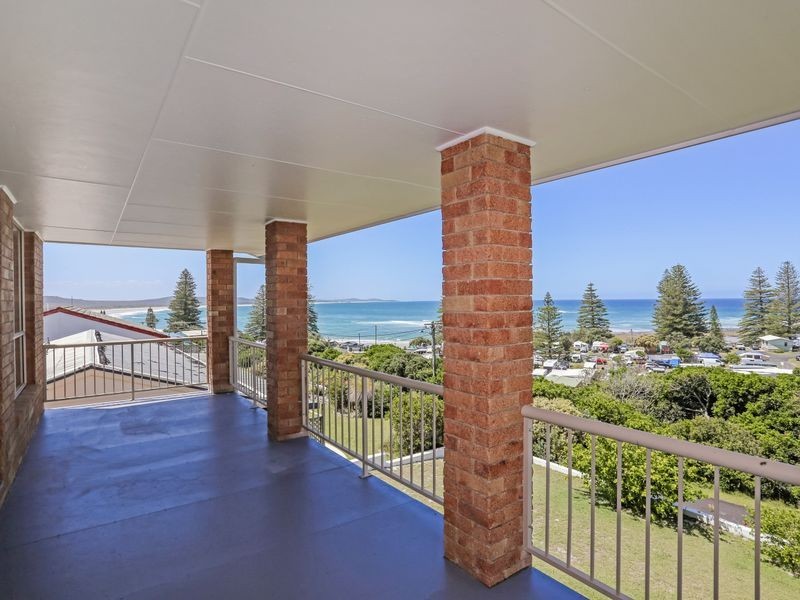 140 Ocean Road, Brooms Head NSW 2463