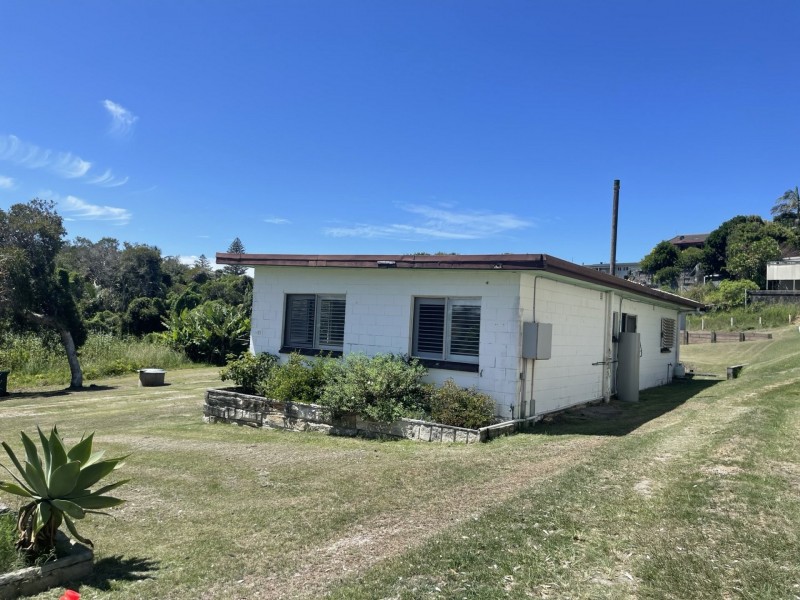 17 Poinsettia Crescent, Brooms Head NSW 2463