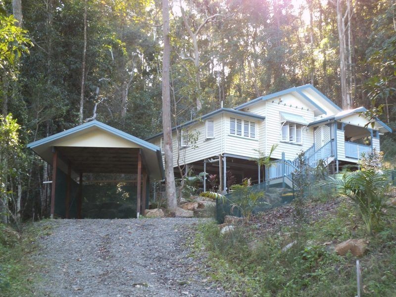 8 Hoschkes Lane, Maclean NSW 2463
